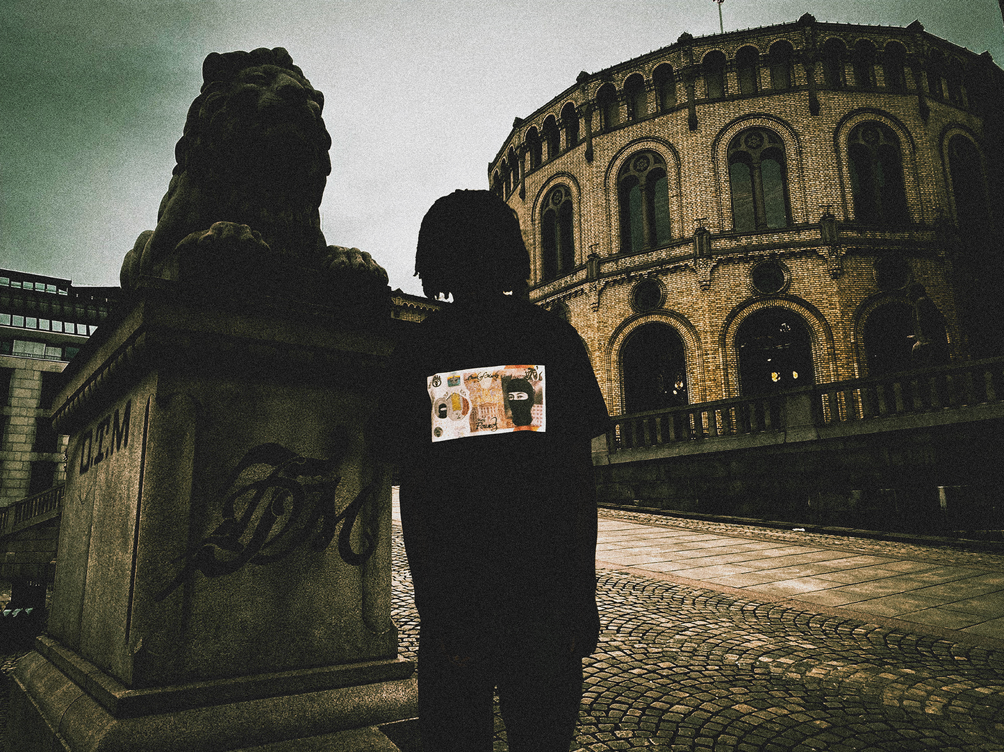 Mnrky currency tee